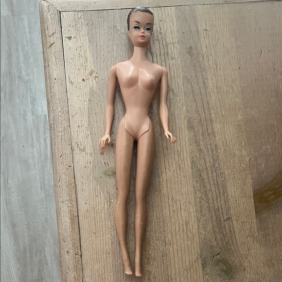 Vintage “Midge” Barbie Doll Painted Hair 11.5” Brunette Mattel Straight Leg - Picture 1 of 9